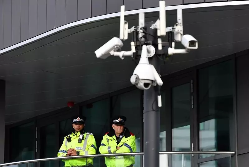 Z rządowych budynków w UK usunięte będą chińskie kamery 