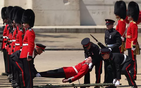 UK: At least three soldiers failed to endure record heat and fainted during military parade