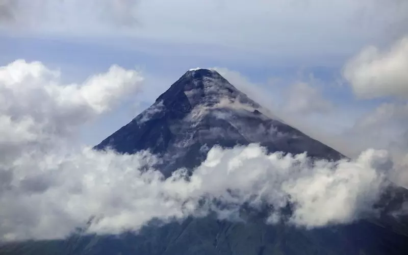 Filipiny: Erupcja wulkanu Mayon. Ewakuowano ponad 12 tysięcy osób