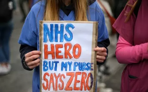 NHS chief warns of ‘enormous’ disruption as junior doctors’ announce strike