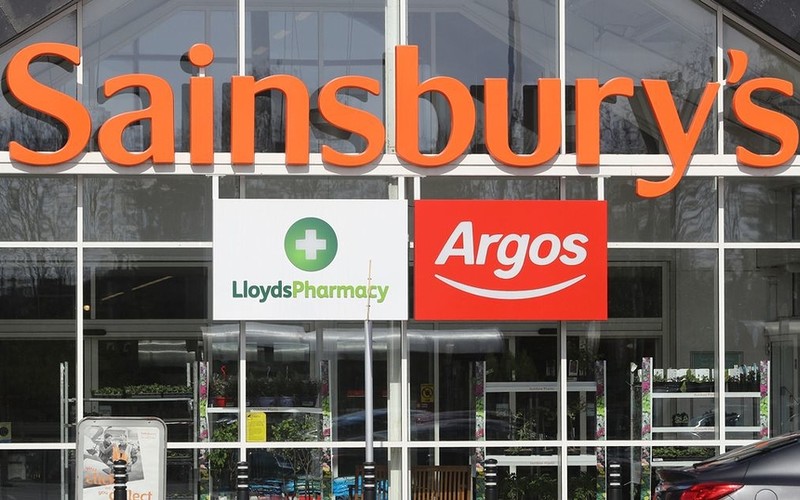 Z supermarketów Sainsbury's znikną dziś wszystkie apteki Lloyds