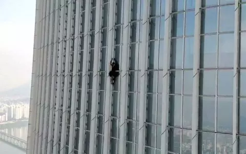 British man detained while attempting to climb Seoul's tallest building