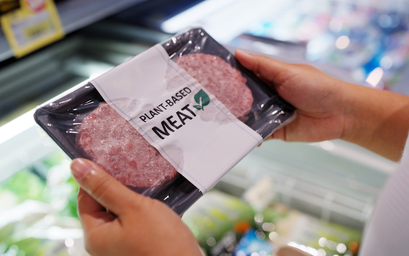 Spada popularność wegańskich produktów w UK