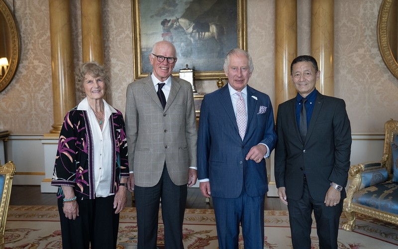 King Charles III received in audience the children of the first conquerors of Mount Everest