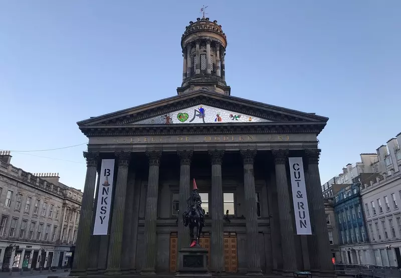 From Sunday, you can admire the authorized Banksy exhibition in Glasgow