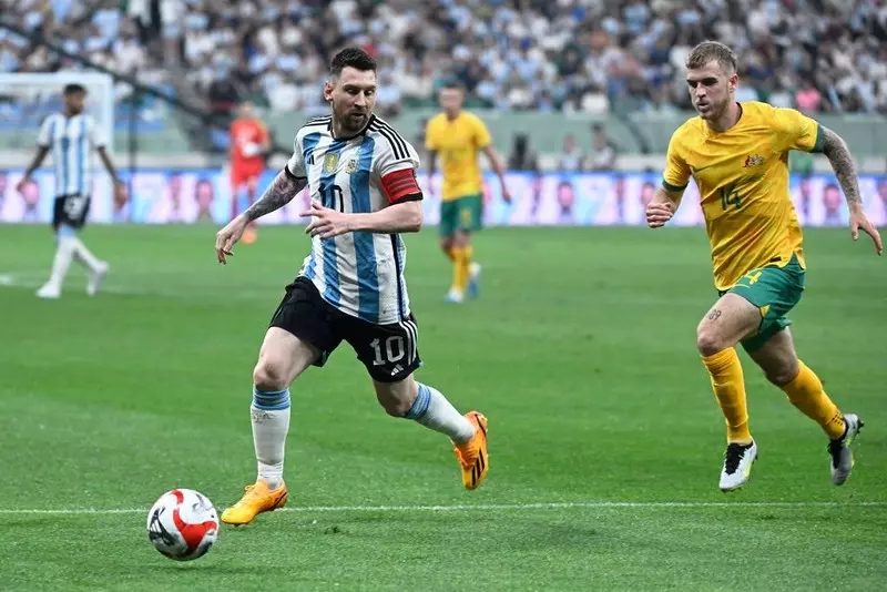 Argentina beat Australia in a friendly match. Messi's career-best goal