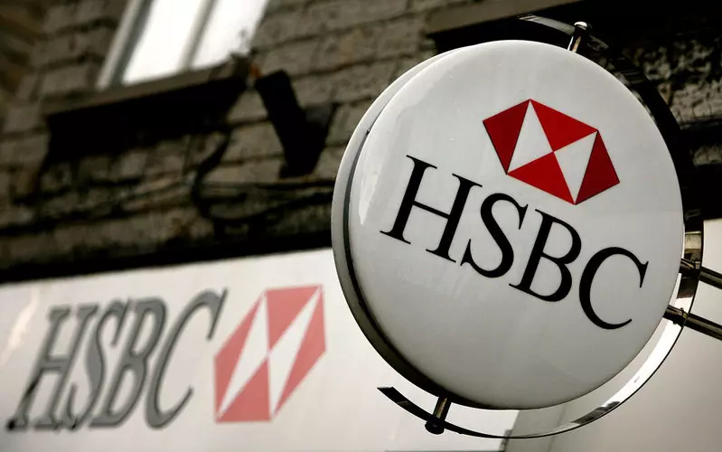 Bank HSBC uruchamia inicjatywę recyklingu kart płatniczych