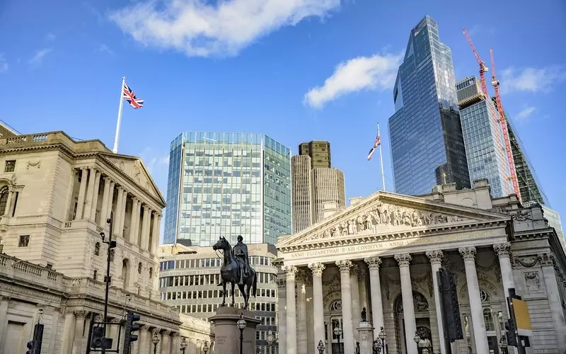 Bank Anglii niespodziewanie mocno podniósł stopę procentową - do 5 proc.