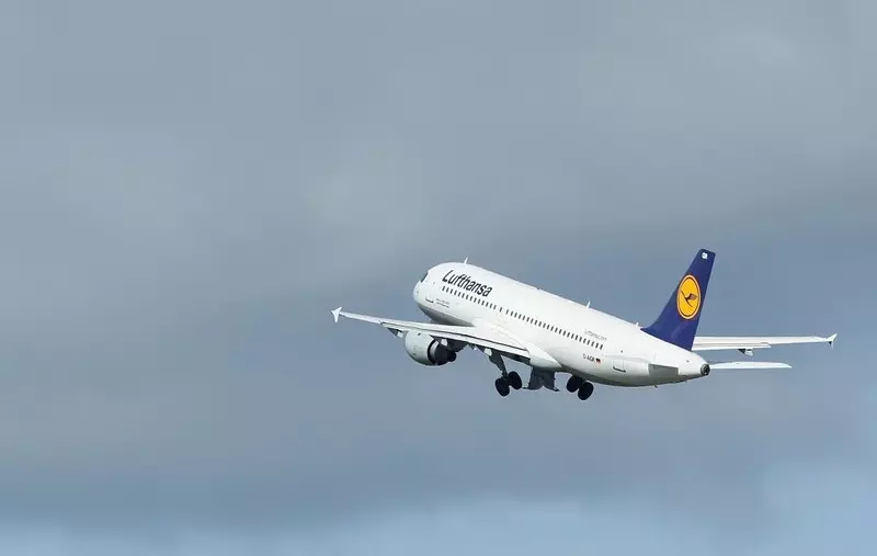 Naga pasażerka opóźniła start samolotu z Monachium do Sofii