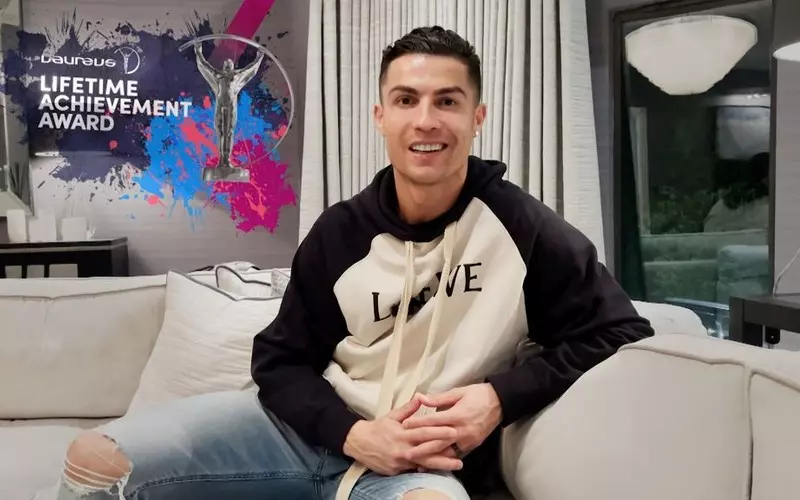 Cristiano Ronaldo to take over shares of newspaper publisher 