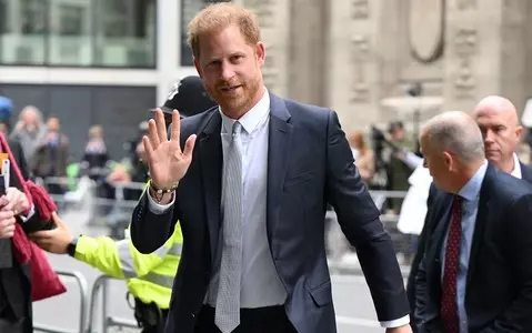 Prince Harry demands 320,000 from publisher of "Daily Mirror" pounds of compensation