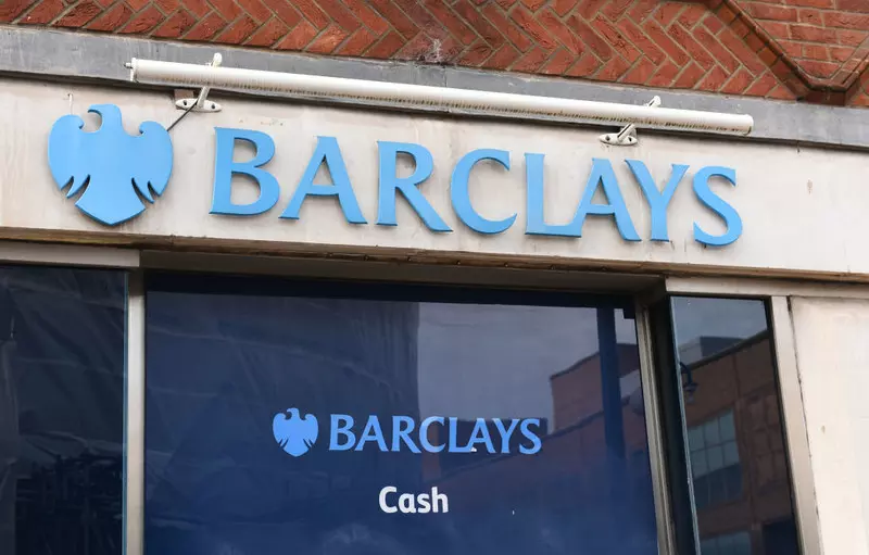 Media: Brytyjskie banki zamykają konta klientów, z których poglądami się nie zgadzają