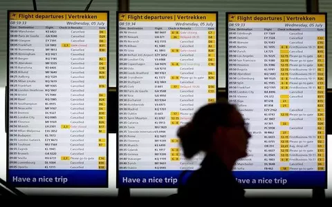 Netherlands: Amsterdam airport closed. The reason is bad weather