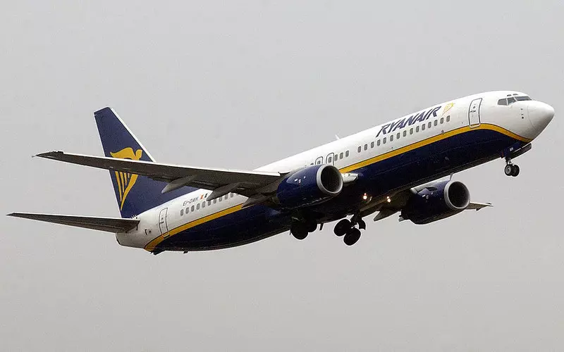 Tysiące lotów Ryanair odwołanych. Linia prosi pasażerów o podpisanie petycji
