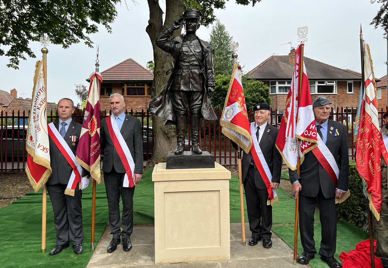 Gen. Władysław Sikorski ma już swój drugi pomnik w UK. Odsłonięto go w Newark-on-Trent