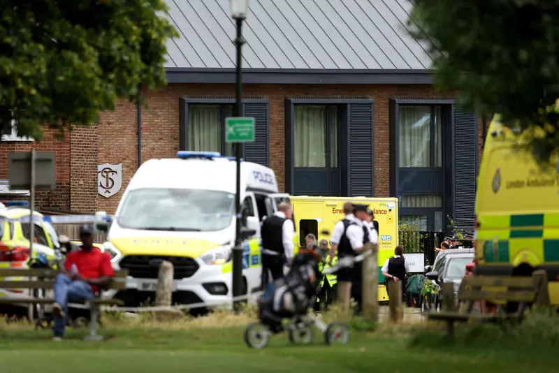 Londyn: Samochód uderzył w budynek szkoły w Wimbledonie. Kilka osób rannych