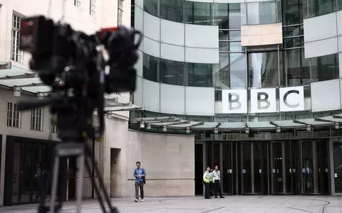 UK: BBC presenter paid minor for pictures of a sexual nature