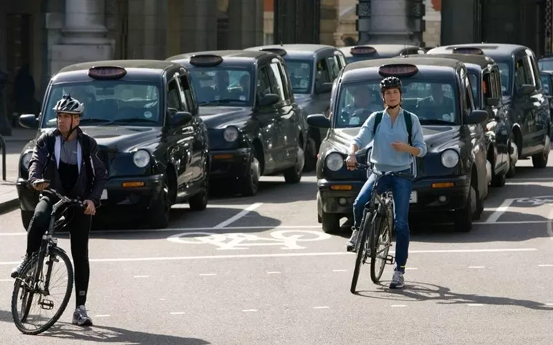 Burmistrz Londynu: Dochody z ULEZ sfinansują autobusy i ścieżki rowerowe