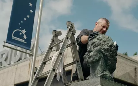 Belgium: A bust of the astronomer in Brussels has been restored