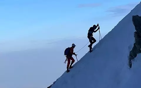 Conquering Mont Blanc. Controversy surrounding the feat of an Italian athlete