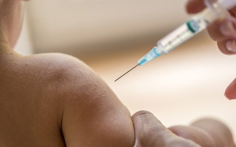 Obowiązkowe szczepienia przeciw pneumokokom dla wszystkich noworodków