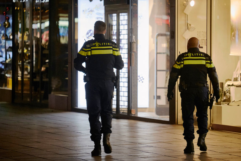 Police detain in the Netherlands four Poles convicted in their home country of 35 burglaries