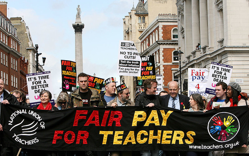 Opposition grows among teachers to 6.5% pay offer in England