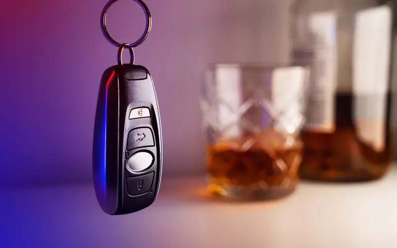 Holandia: Ponad jedna czwarta kierowców przyznaje się do jazdy samochodem pod wpływem alkoholu