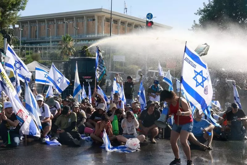 Izrael: Starcia przed parlamentem podczas protestu przeciwko reformie sądownictwa