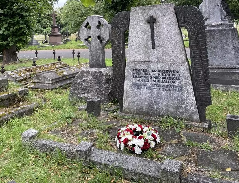 Groby zasłużonych Polaków w UK mają być odnowione
