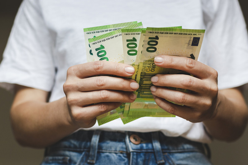 Irlandia: Osoby tracące pracę otrzymają zasiłki w wysokości do 450 euro tygodniowo