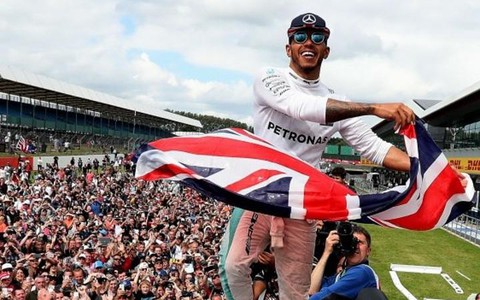 British Grand Prix: Silverstone race 'under threat because of costs'