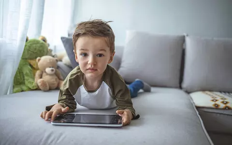 Use of digital devices negatively affects children's development