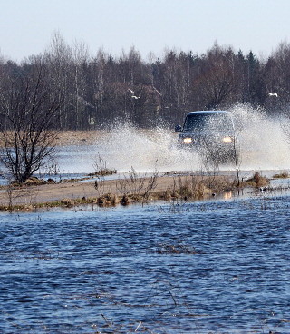 Powodzie w Polsce: Ponad 5 tys. interwencji strażaków 
