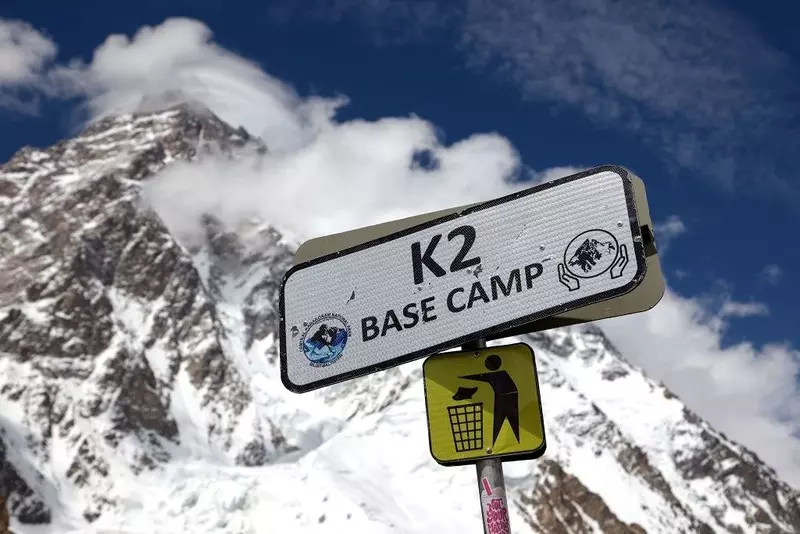 Rekord na K2 w cieniu śmierci pakistańskiego tragarza
