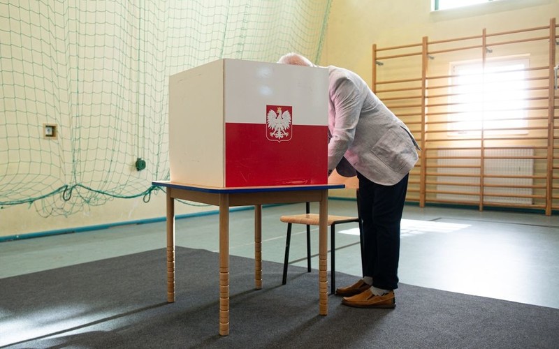 The government submitted a motion to the Sejm to hold a nationwide referendum