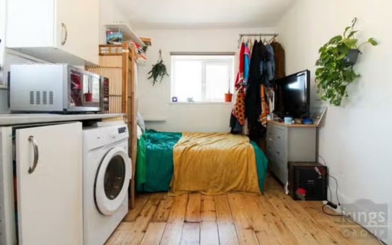 Tiny north London flat ‘smaller than many hotel rooms’ for sale for £100k to cash buyers