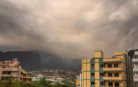 Spain: Large forest fire in Tenerife. The evacuation of the population is underway