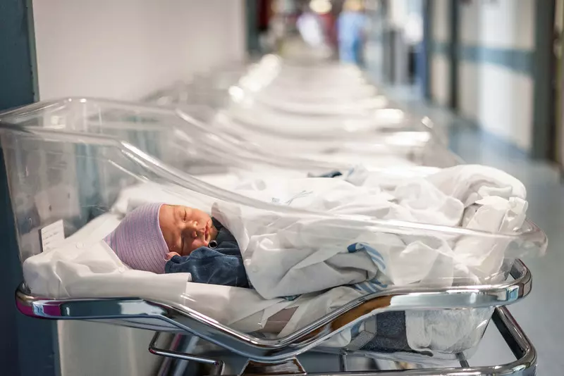 Anglia: Pielęgniarka uznana za winną zabójstwa siedmiu noworodków