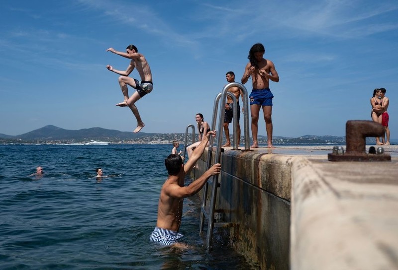 France: The biggest heat wave this year. There could be a heat record today