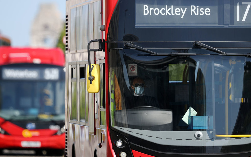 Bus drivers happier if passengers say hello - survey