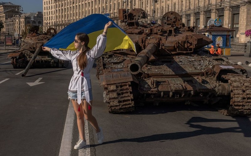 Ukraine celebrates Independence Day. However, war does not allow for celebration