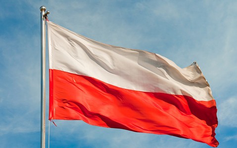 Polska flaga jako wycieraczka do butów? Będzie doniesienie do prokuratury