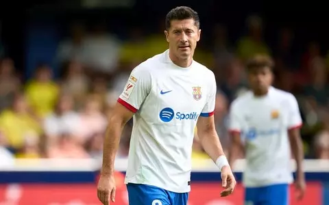 Barcelona win after a crazy match, Lewandowski's first goal