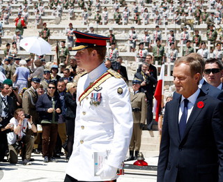 Donald Tusk i książę Harry na Monte Cassino