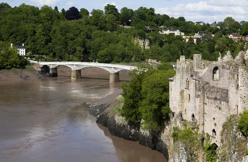 Brytyjscy archeolodzy odkryli pozostałości starożytnego mostu łączącego Anglię i Walię