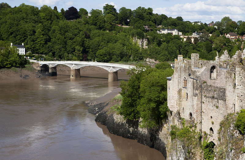 Brytyjscy archeolodzy odkryli pozostałości starożytnego mostu łączącego Anglię i Walię