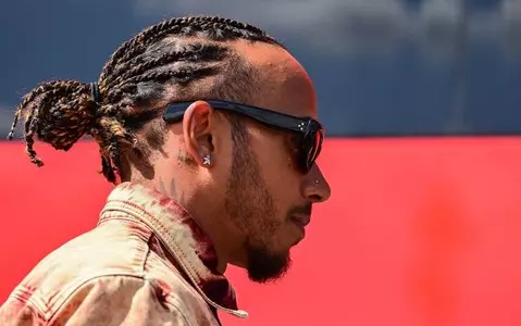 Formula 1: Hamilton extends contract with Mercedes until 2025