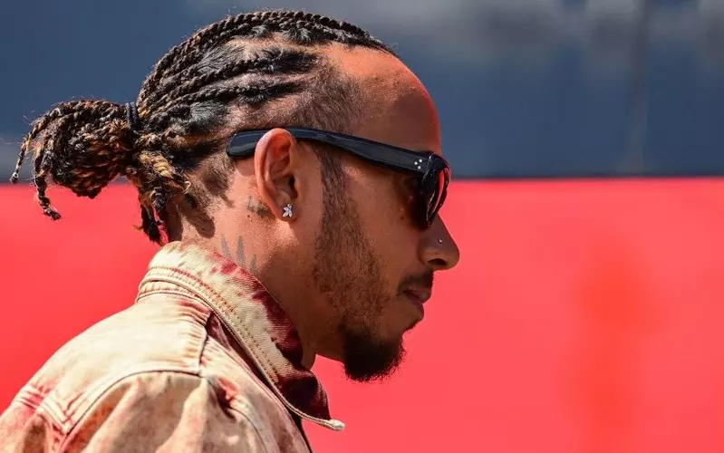 Formula 1: Hamilton extends contract with Mercedes until 2025