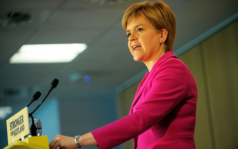 Premier Szkocji: Plan May w sprawie Brexitu ekonomiczną katastrofą